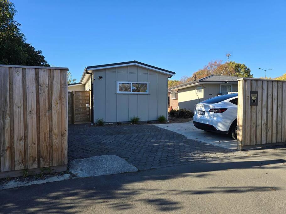 Chic Private 5 Mins From Airport And Shops Holiday home