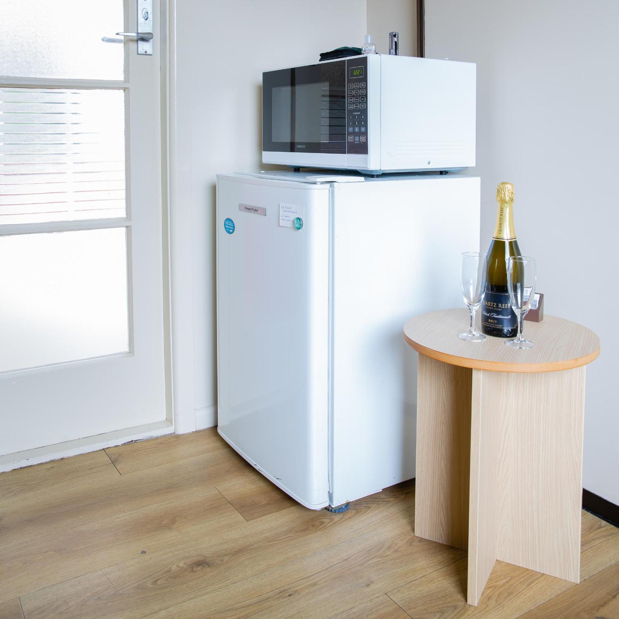 Chic Private 5 Mins From Airport And Shops Holiday home *