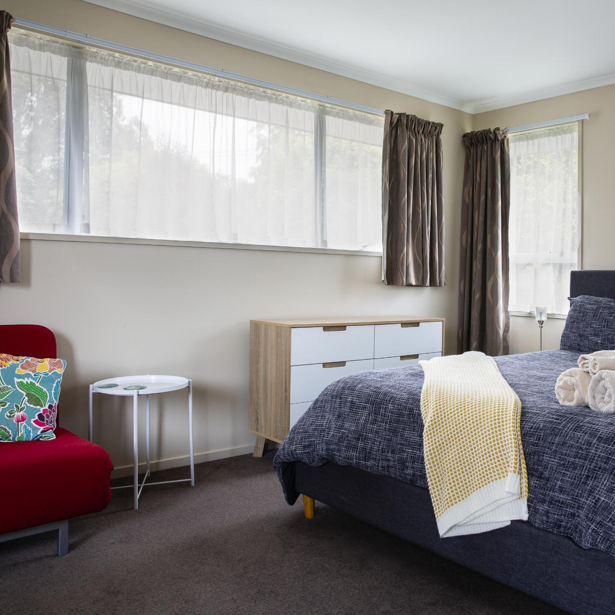 Chic Private 5 Mins From Airport And Shops Holiday home *