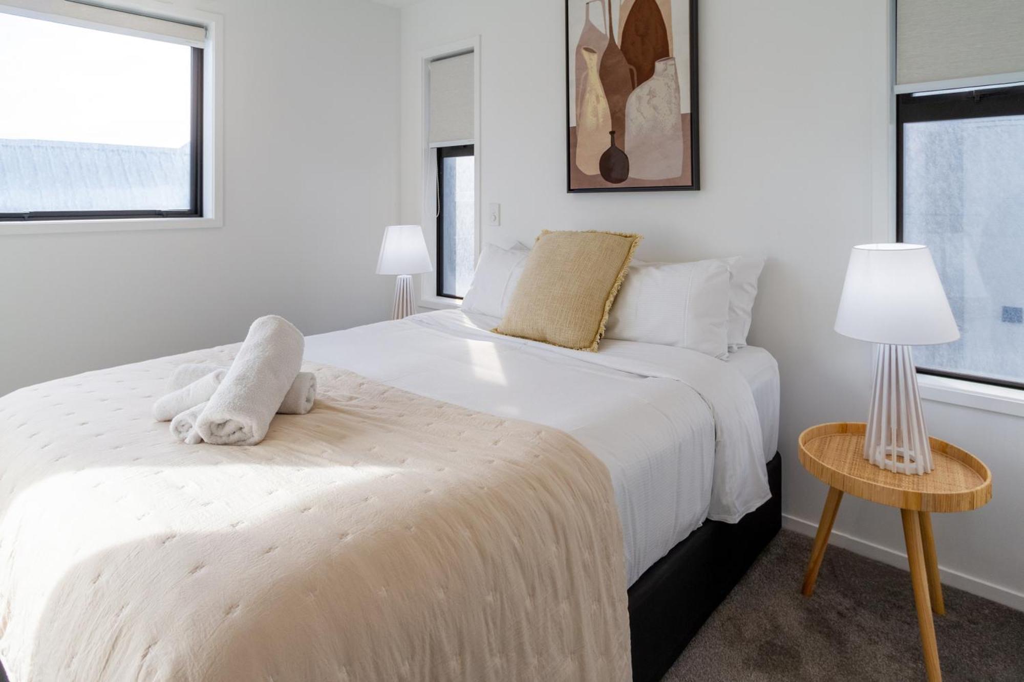 Serenity By The Sea: Coastal Escape1 Bed 1 Bath Christchurch