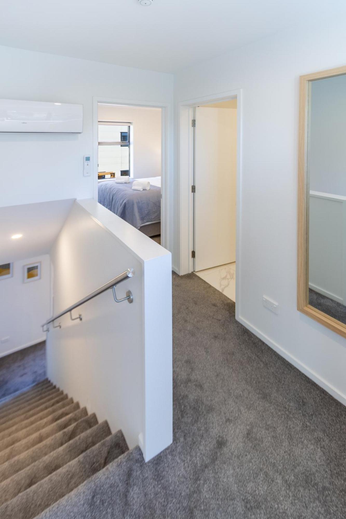 Walk To 2 Bed 2 Bath. Madras Street