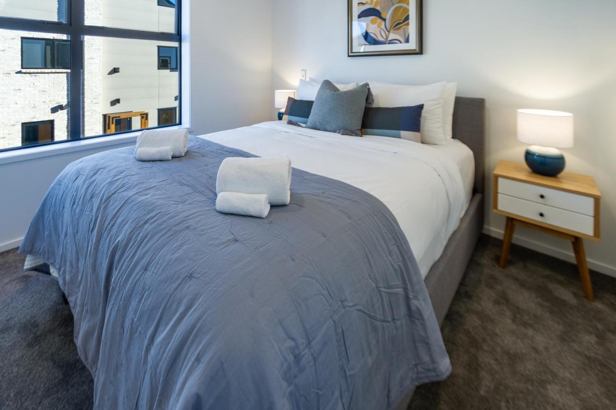 Walk To 2 Bed 2 Bath. Madras Street
