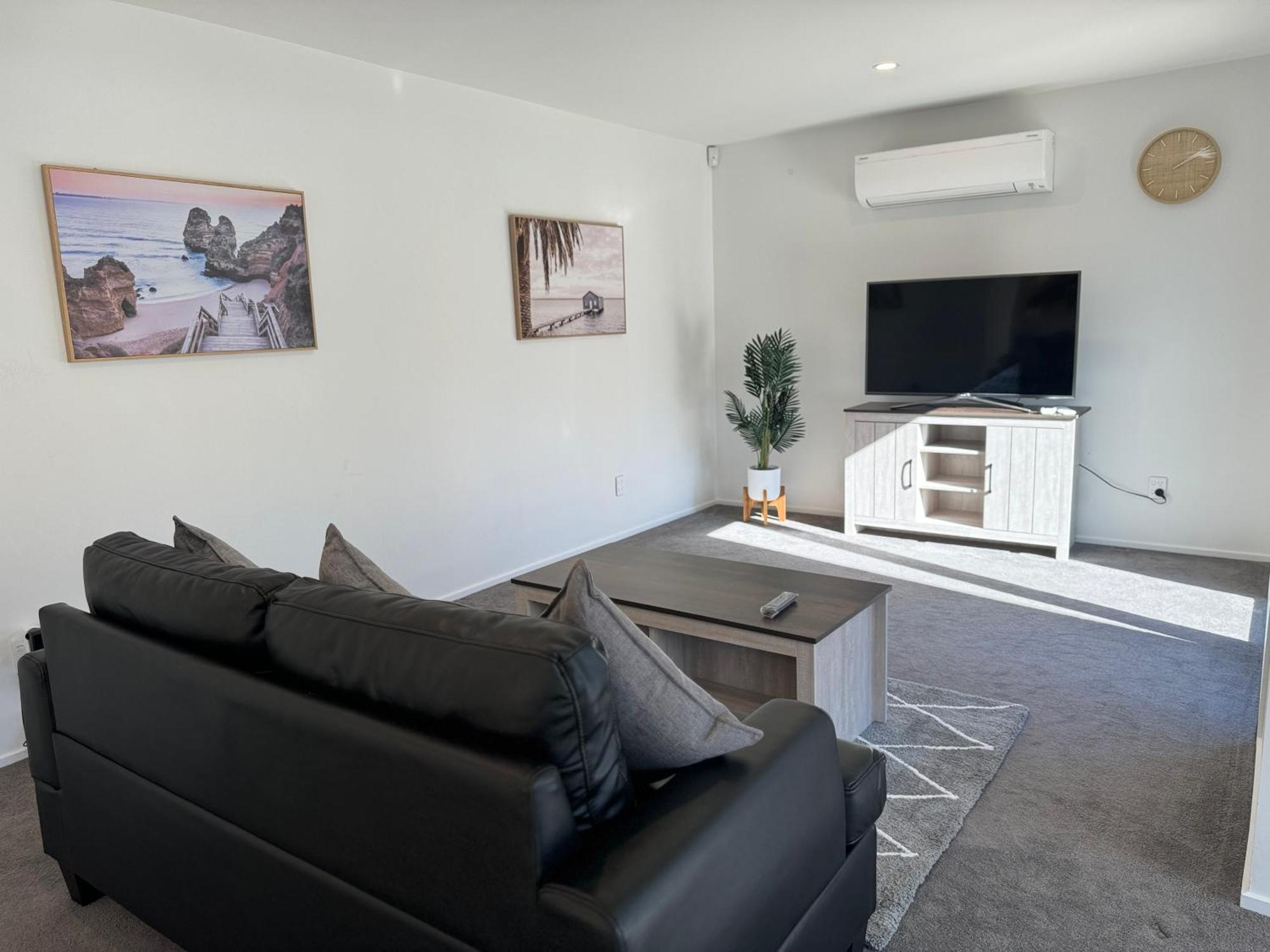 Airport Retreat 4br 8 Guests *