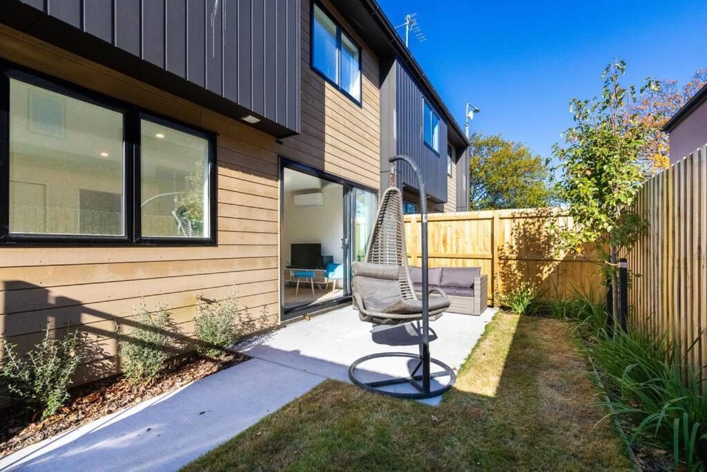 Brand New, Private & Townhouse *