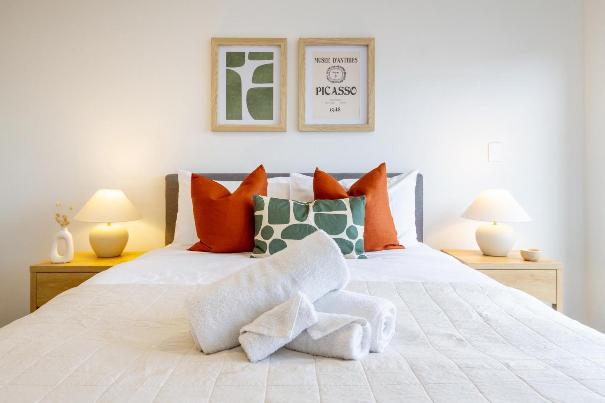 2 Bed, 2 Bath W Sofa Bed - Great Cafes Nearby Apartment Christchurch