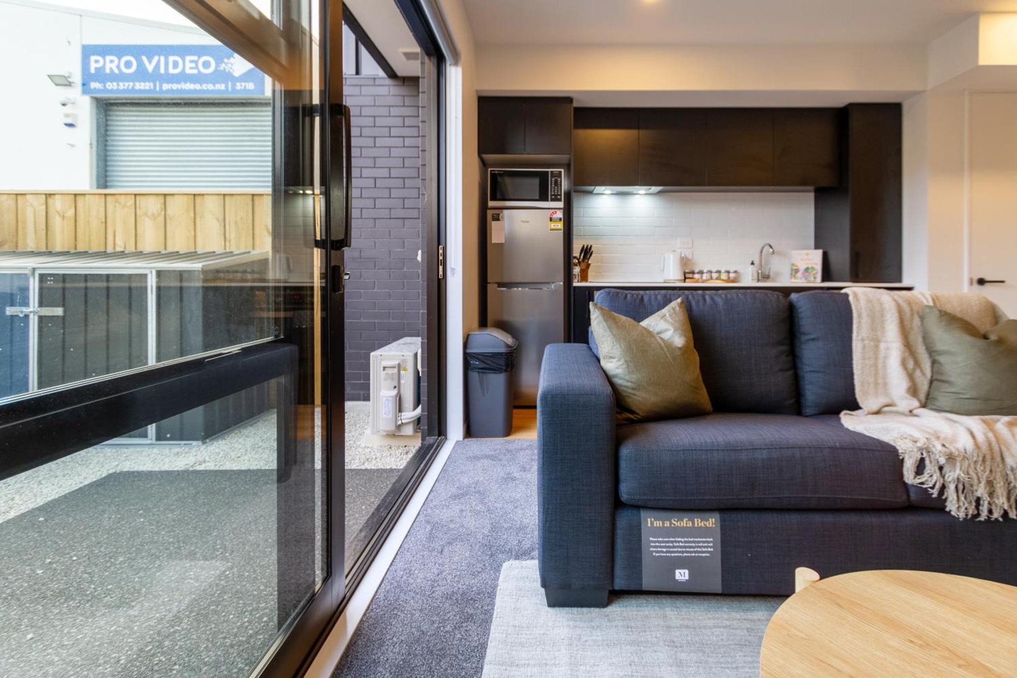 Apartment 2 Bed, 2 Bath W Sofa Bed - Great Cafes Nearby