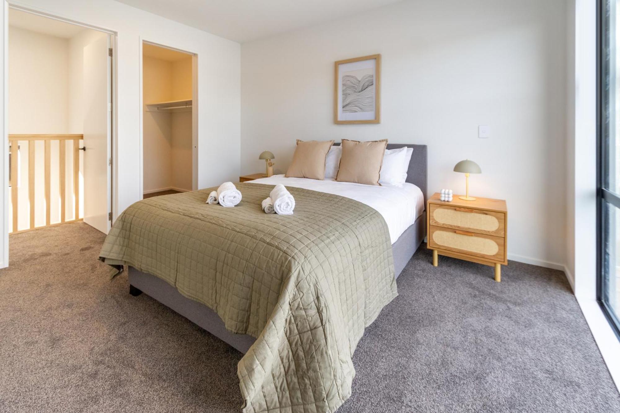 Apartment 2 Bed, 2 Bath W Sofa Bed - Great Cafes Nearby Christchurch