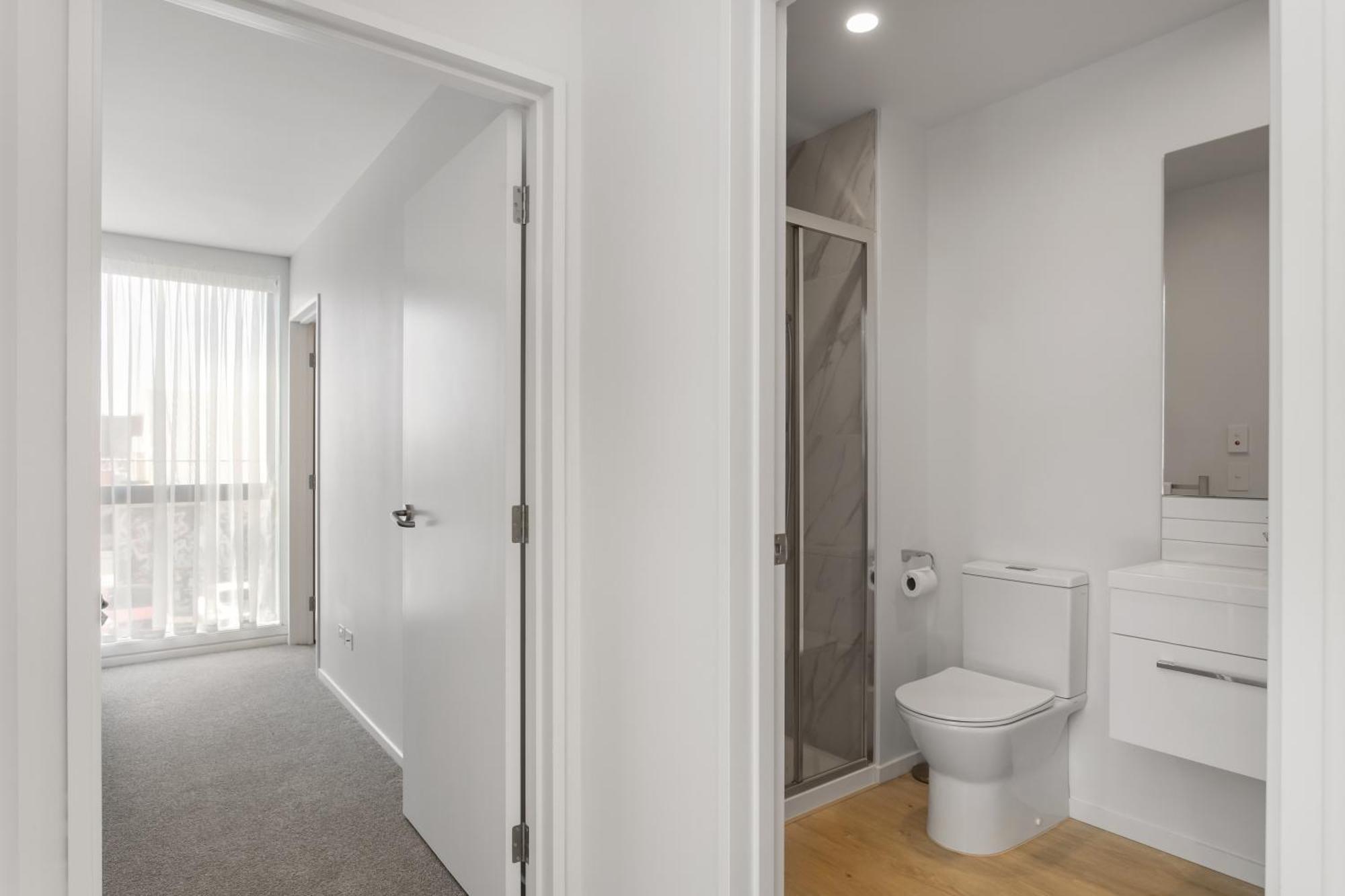 Heart Of The Cbd 2bdrms 2bthrms Secure Park Apartment Christchurch