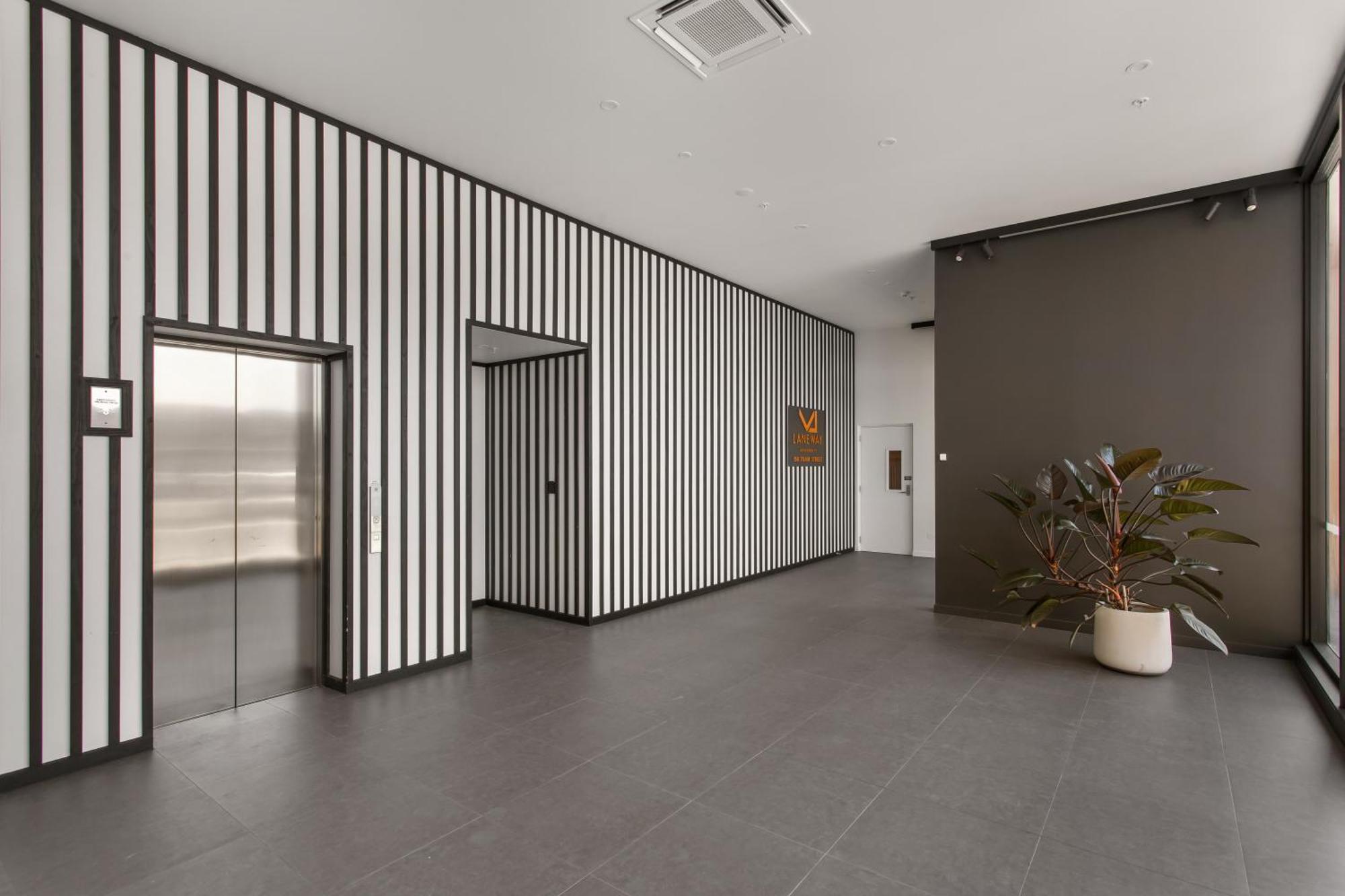 Heart Of The Cbd 2bdrms 2bthrms Secure Park Apartment *