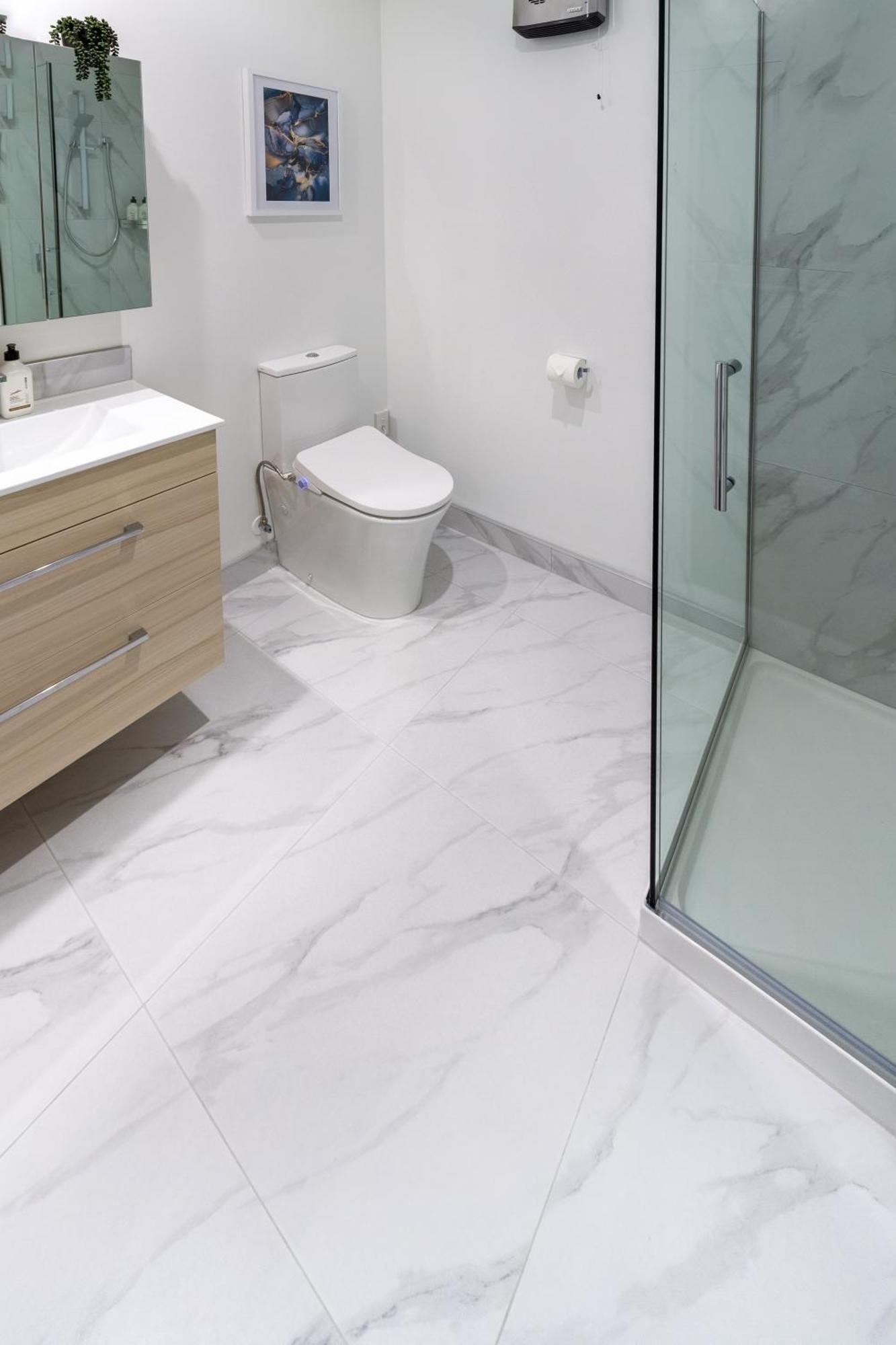 Luxury Living: 2-bedroom Retreat In *