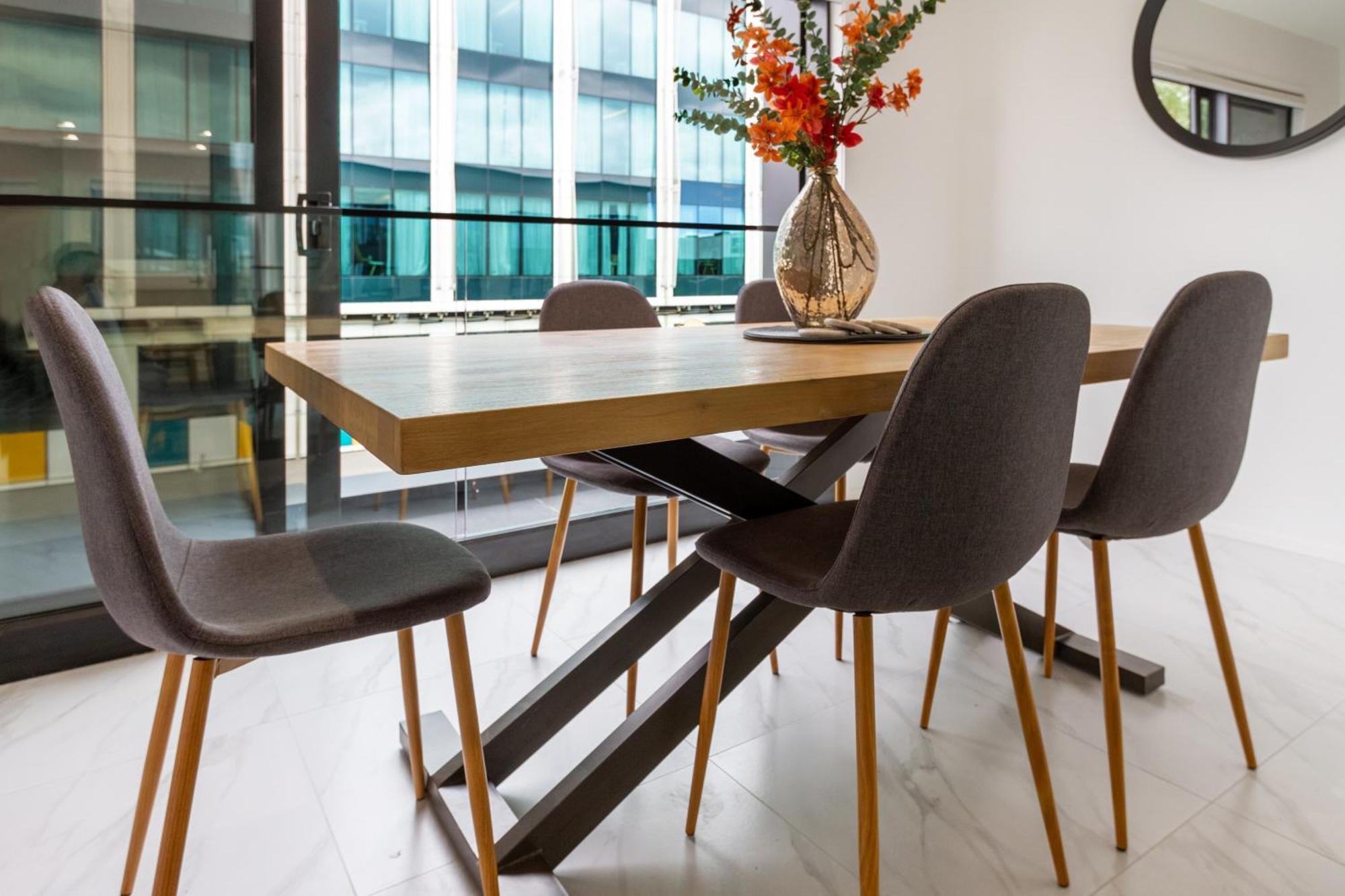 Luxury Living: 2-bedroom Retreat In Christchurch