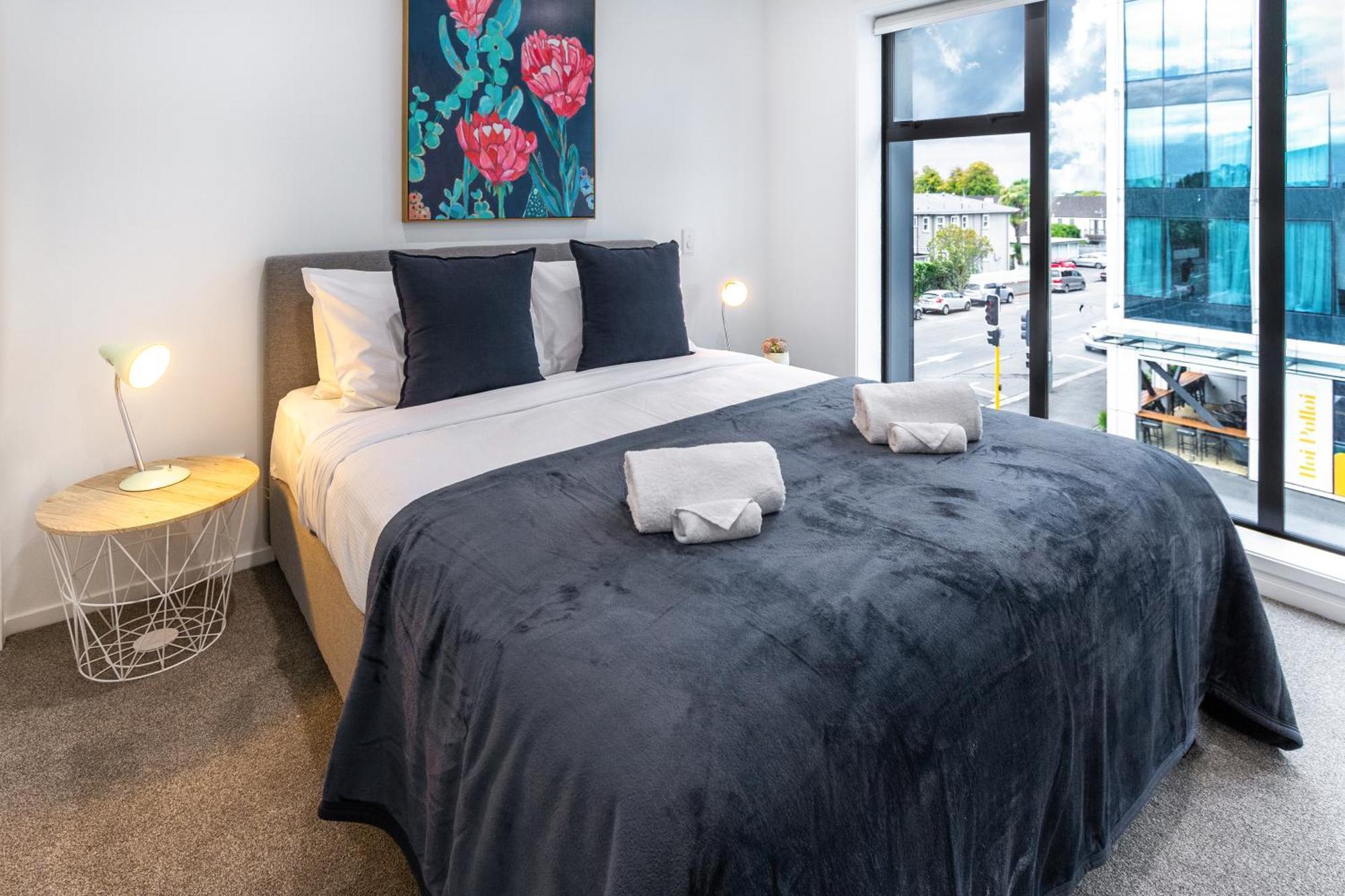 Luxury Living: 2-bedroom Retreat In Christchurch
