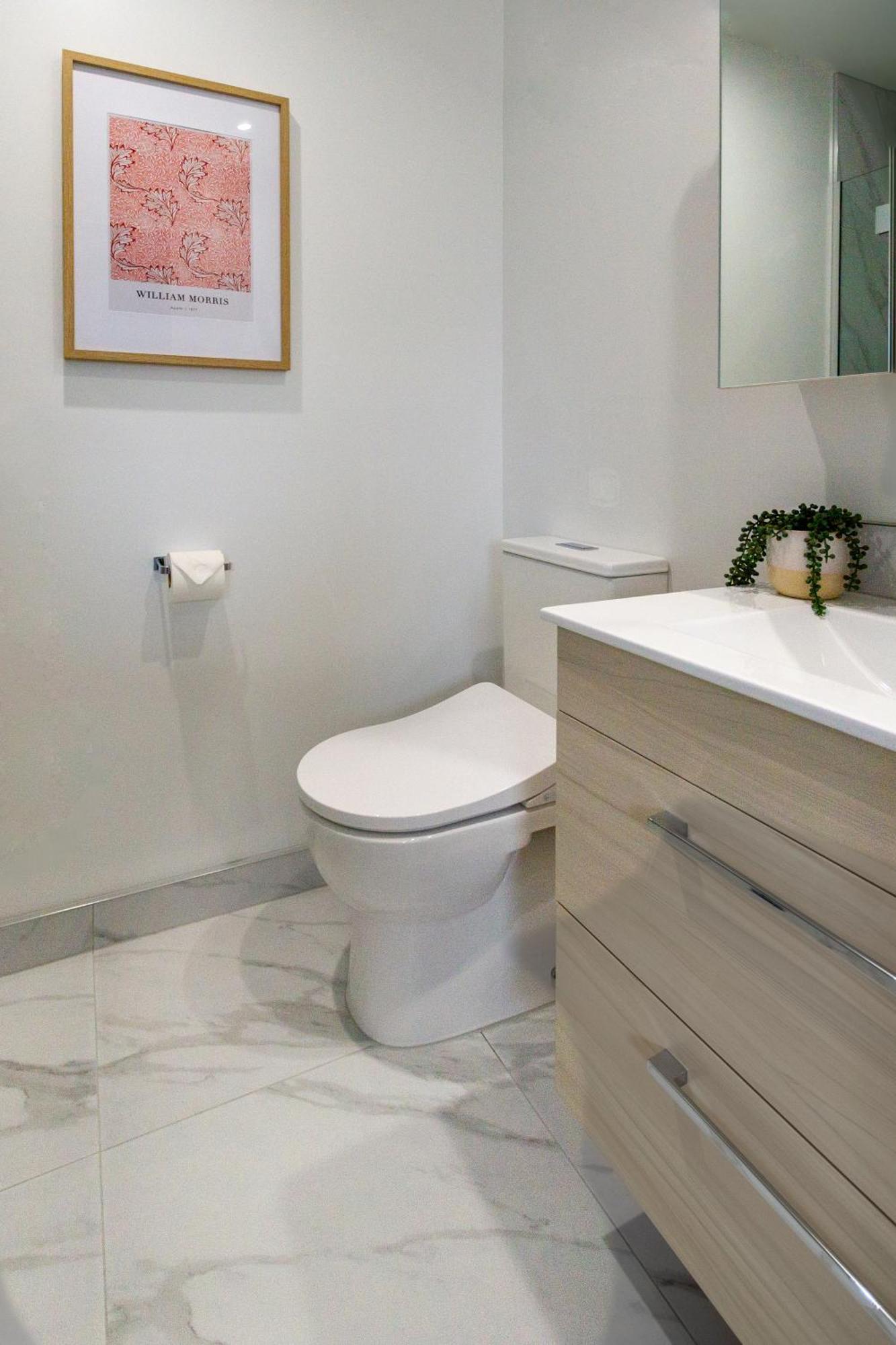 Modern Lifestyle: 2 Bedroom 1 Bath Apartment *