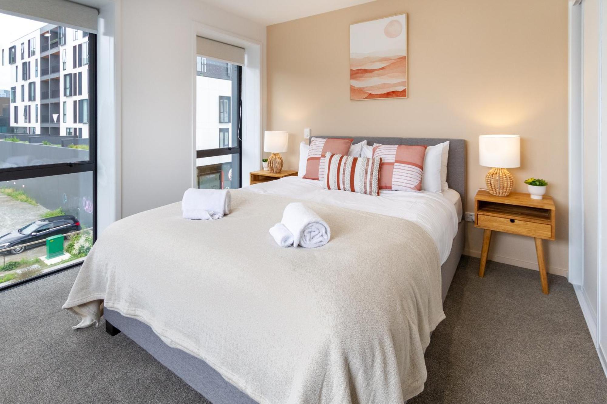 Modern Lifestyle: 2 Bedroom 1 Bath * Christchurch