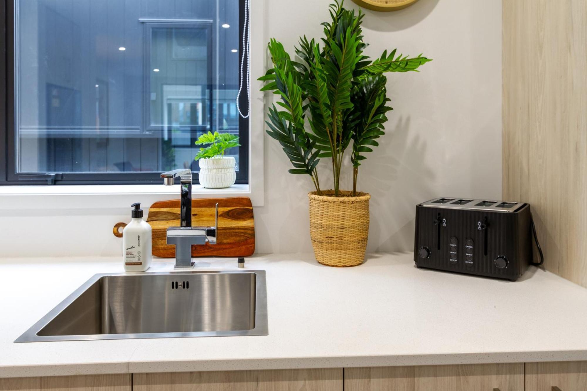 Modern Lifestyle: 2 Bedroom 1 Bath