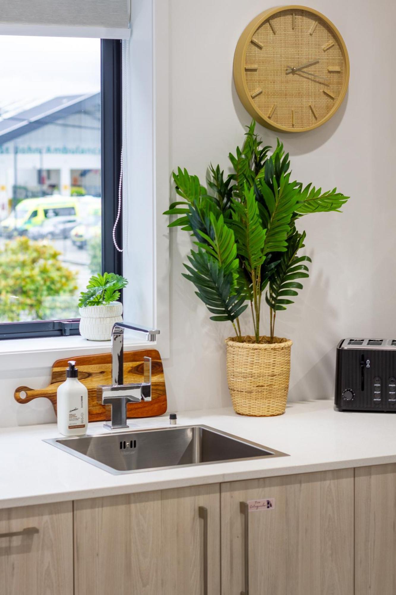 Modern Lifestyle: 2 Bedroom 1 Bath * Christchurch