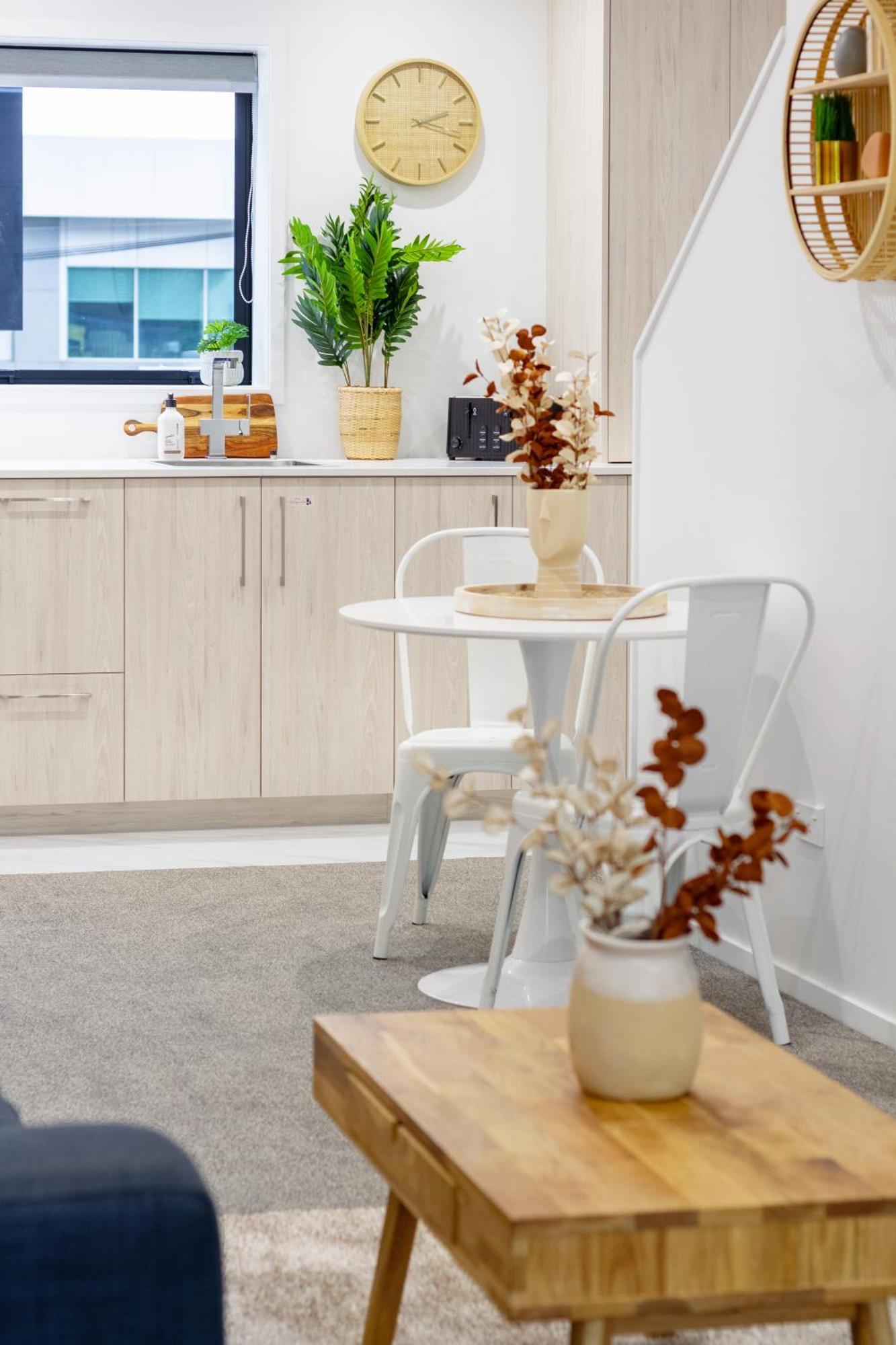 Modern Lifestyle: 2 Bedroom 1 Bath Apartment Christchurch