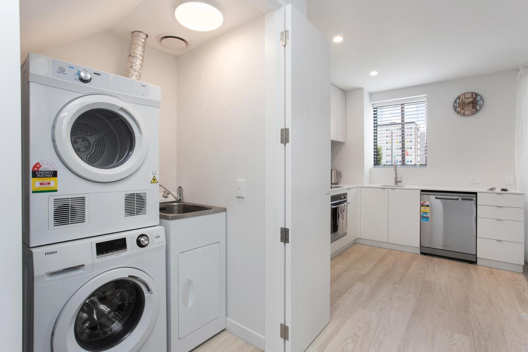 Location Location Location 2 Mins Cbd Free Parking Apartamento