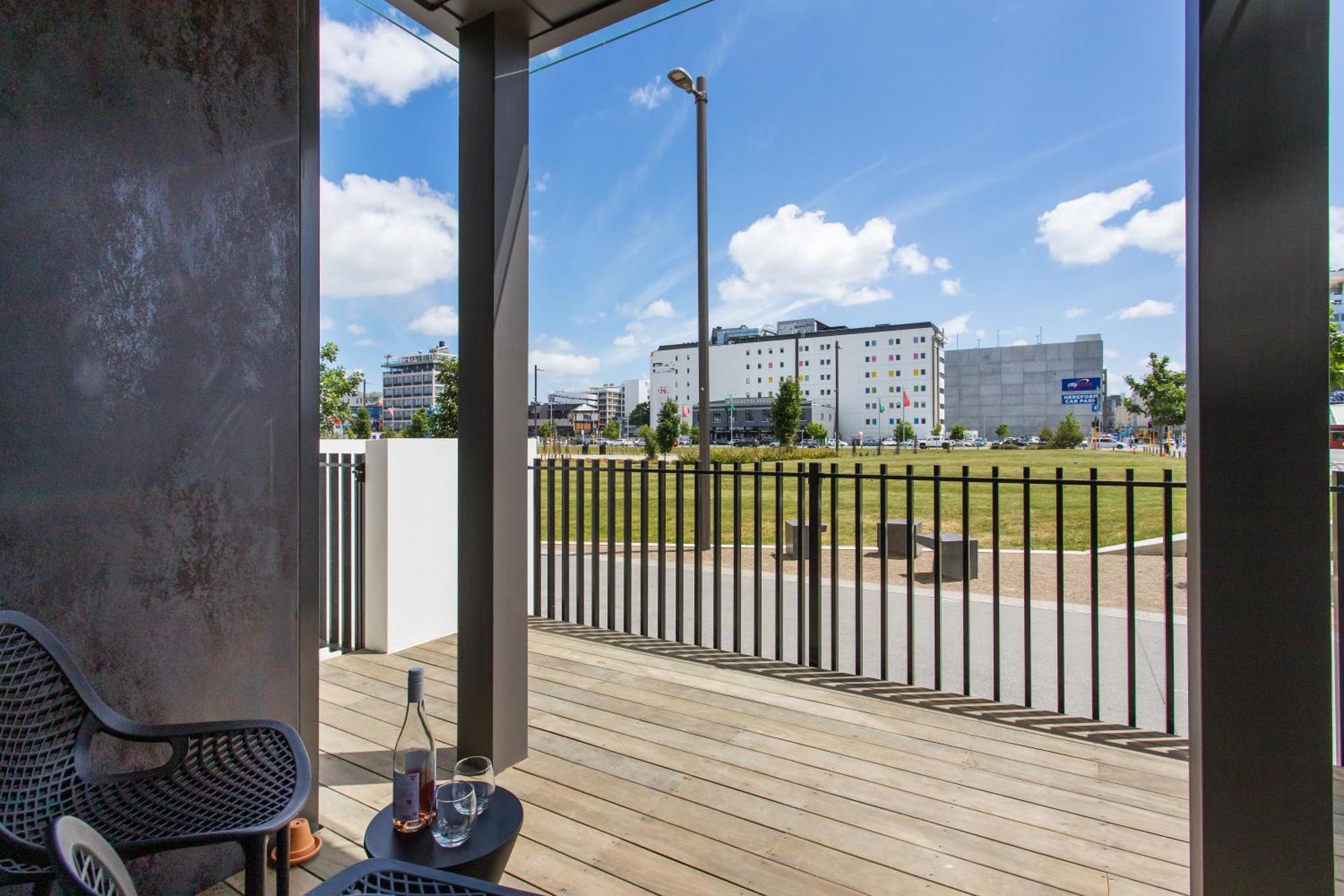 Location Location Location 2 Mins Cbd Free Parking