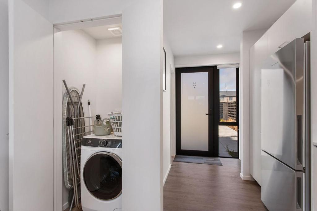 Apartment Brand New What A Steal Free Off Street Park