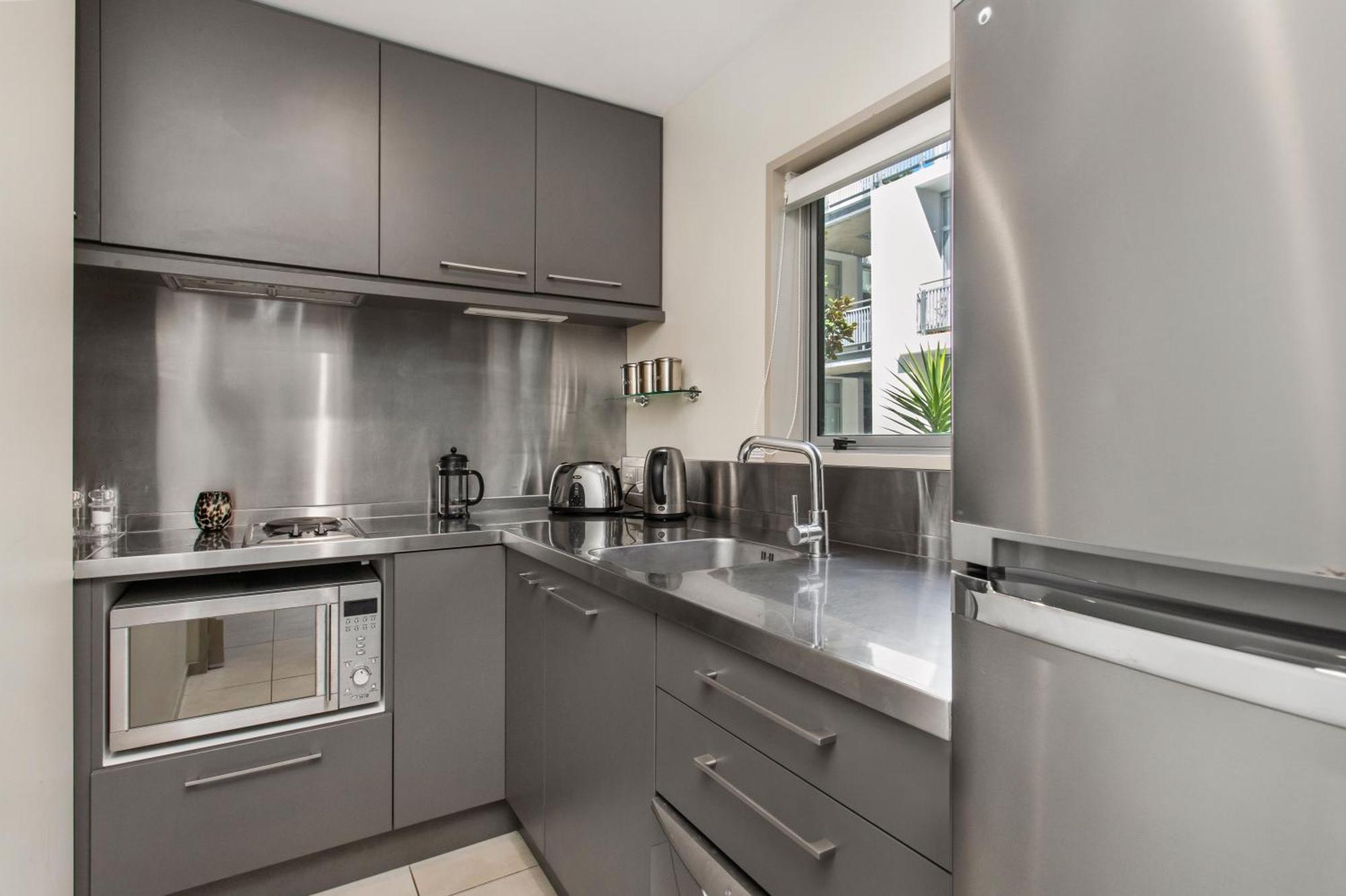 Executive Pad Free Basement Park Cbd 3 Mins Apartment