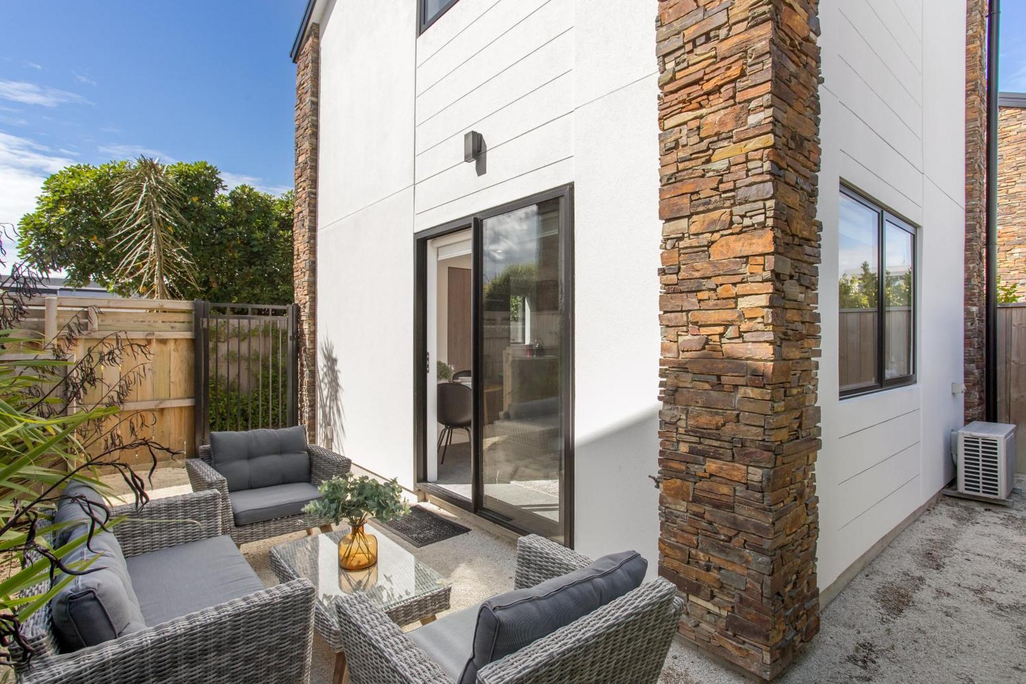 Apartment Chic Living 1 Bdrm Sunny Warm Close Cbd Christchurch