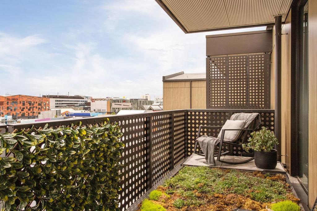 Whow! Unique Quirky Spacious Free Off Street Park Apartment *