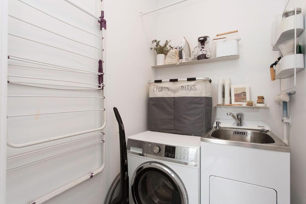 Apartment Whow! Unique Quirky Spacious Free Off Street Park Christchurch