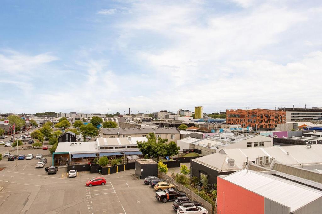 Whow! Unique Quirky Spacious Free Off Street Park Apartment Christchurch