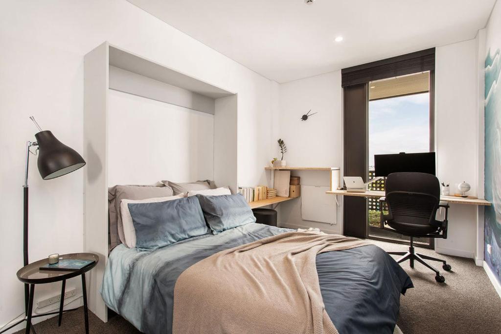 Whow! Unique Quirky Spacious Free Off Street Park Apartment *