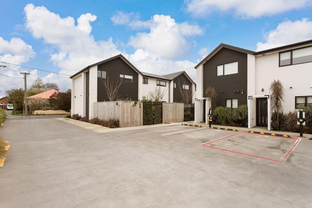 Apartamento Light & Spacious 2bdrm Townhouse Off Street Park *