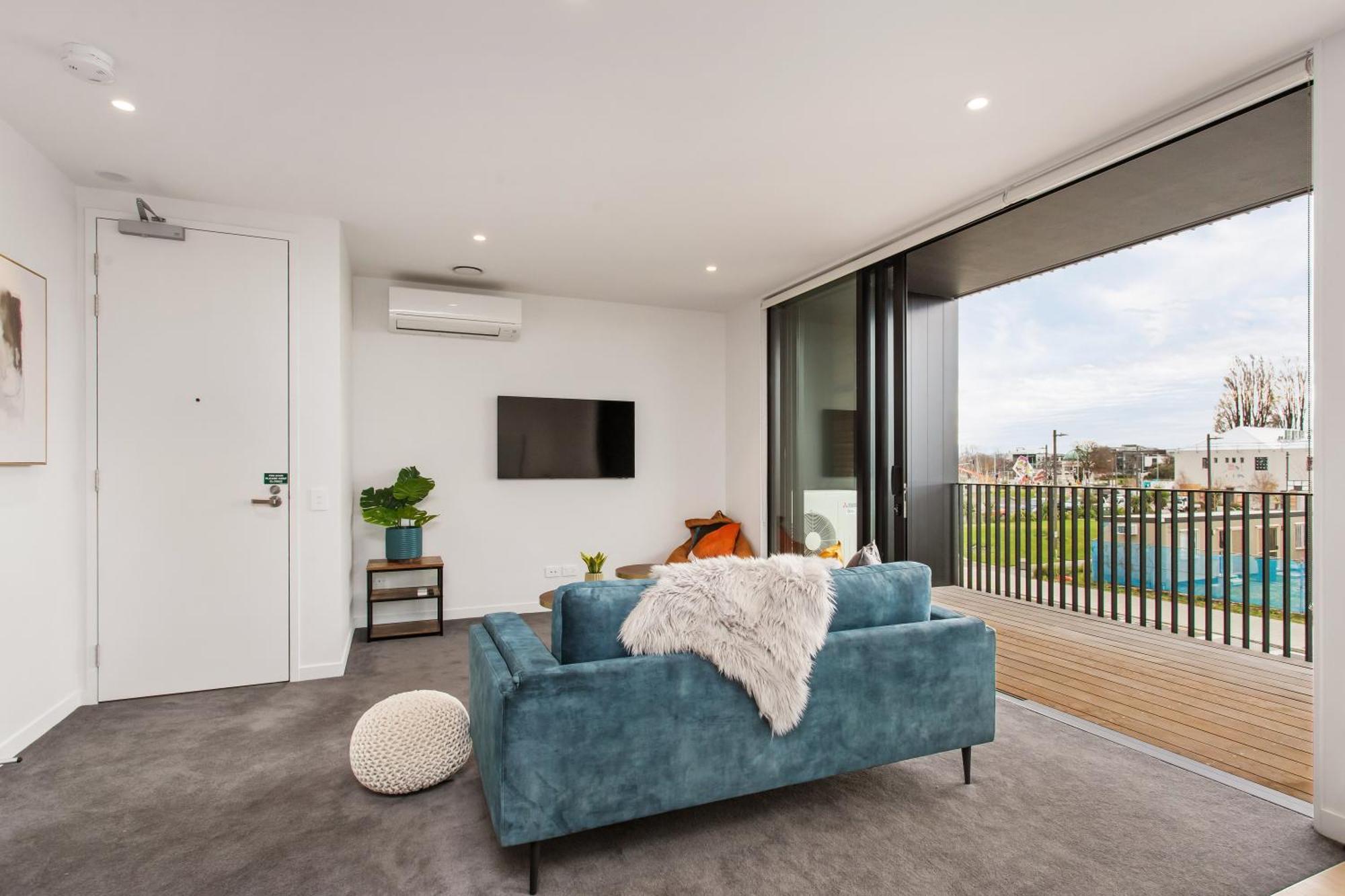 Cbd Location Sunny Warm Free Off Street Parking