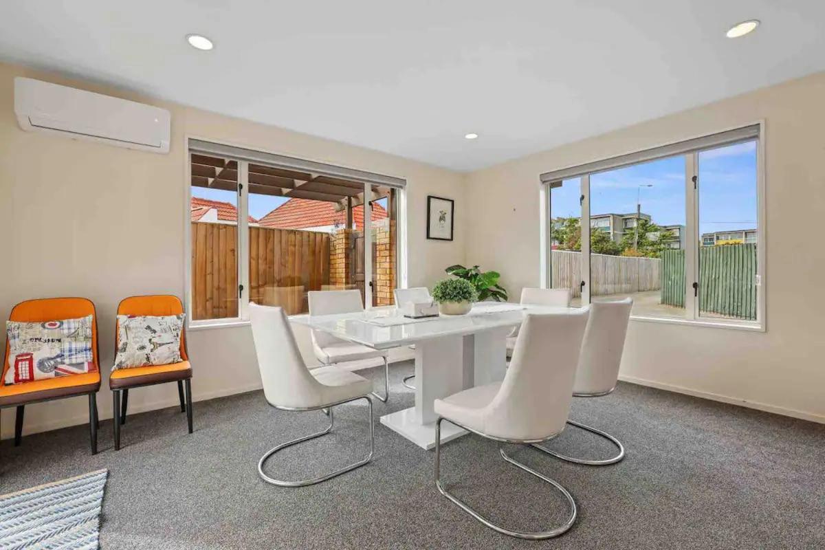 A Great Location 4 Bedrooms, Quiet And Comfort! *