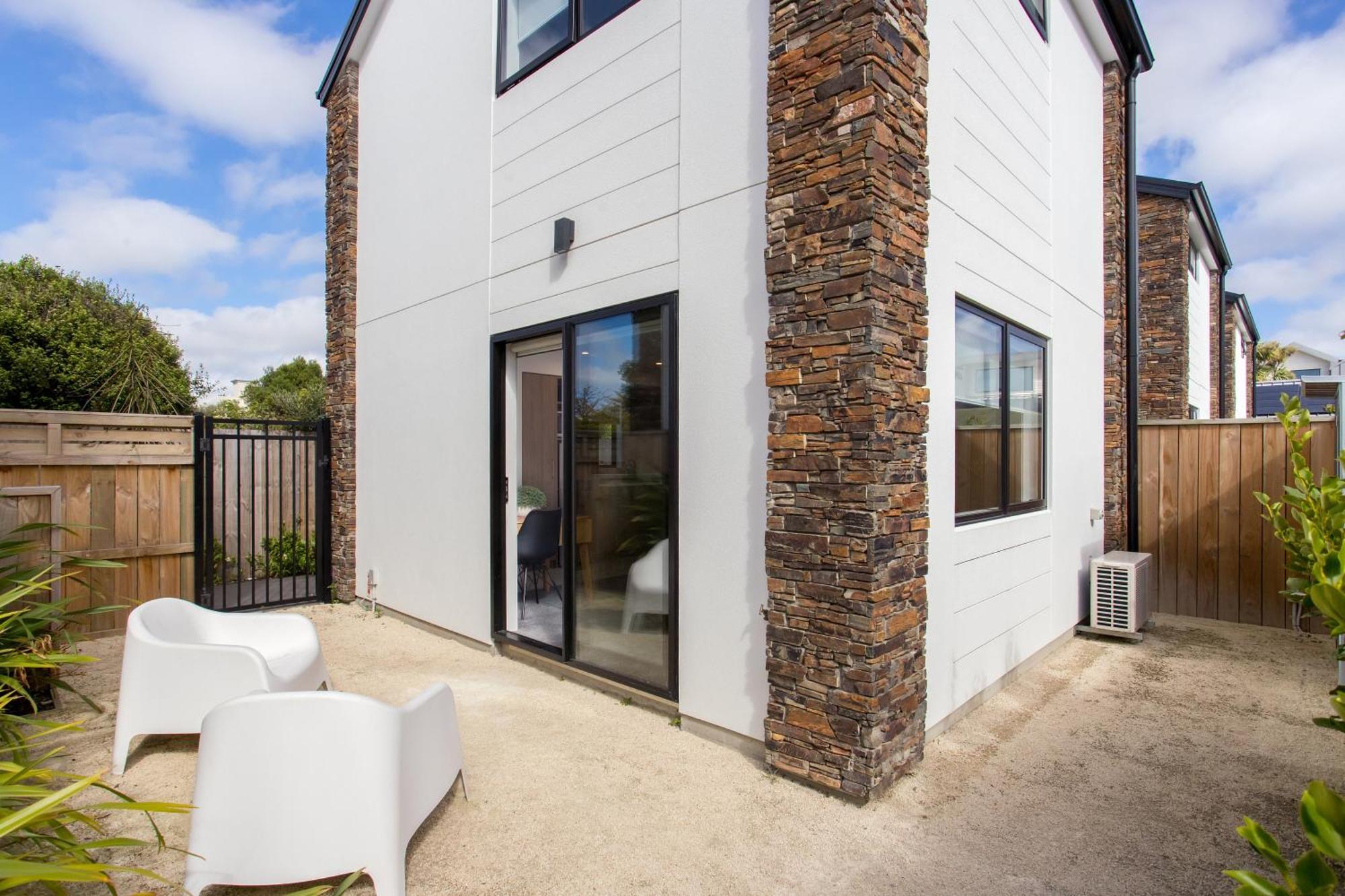 Apartment Charming Sunny Warm 10 Mins Cbd Book Now