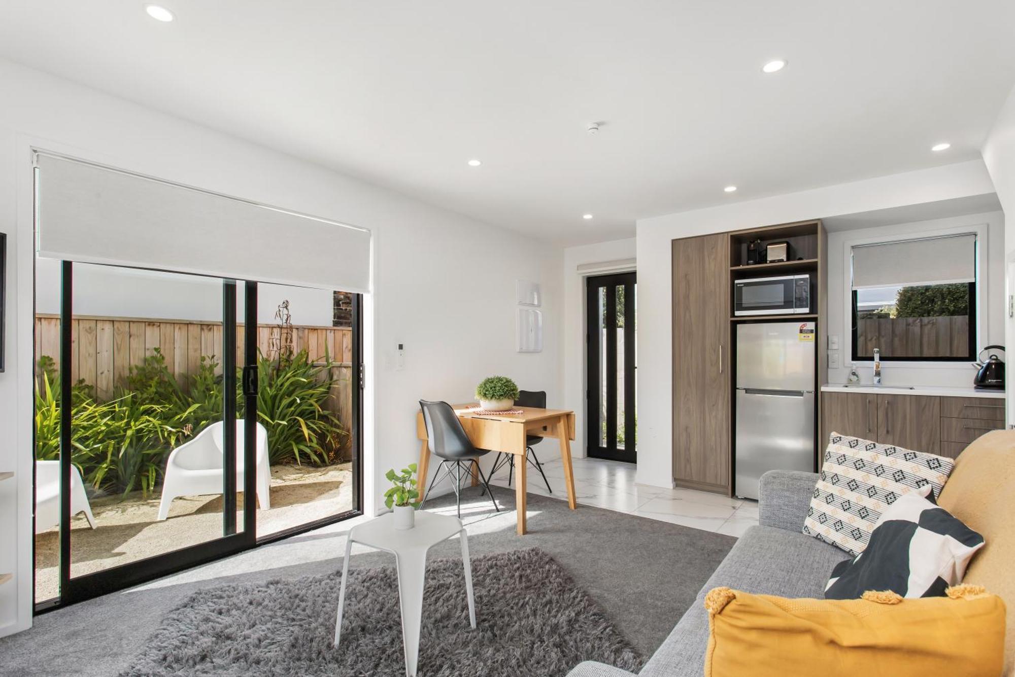 Charming Sunny Warm 10 Mins Cbd Book Now Apartment *
