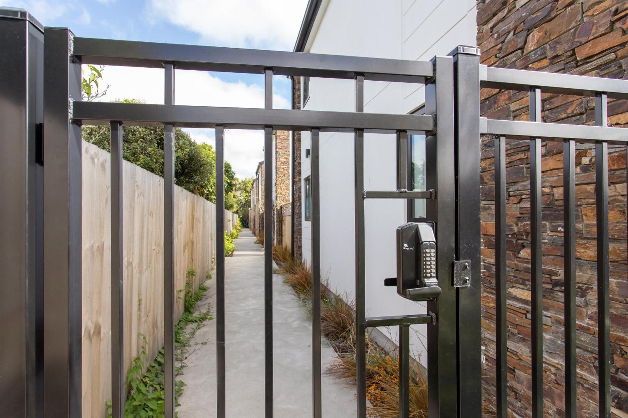 Charming Sunny Warm 10 Mins Cbd Book Now Apartment Christchurch