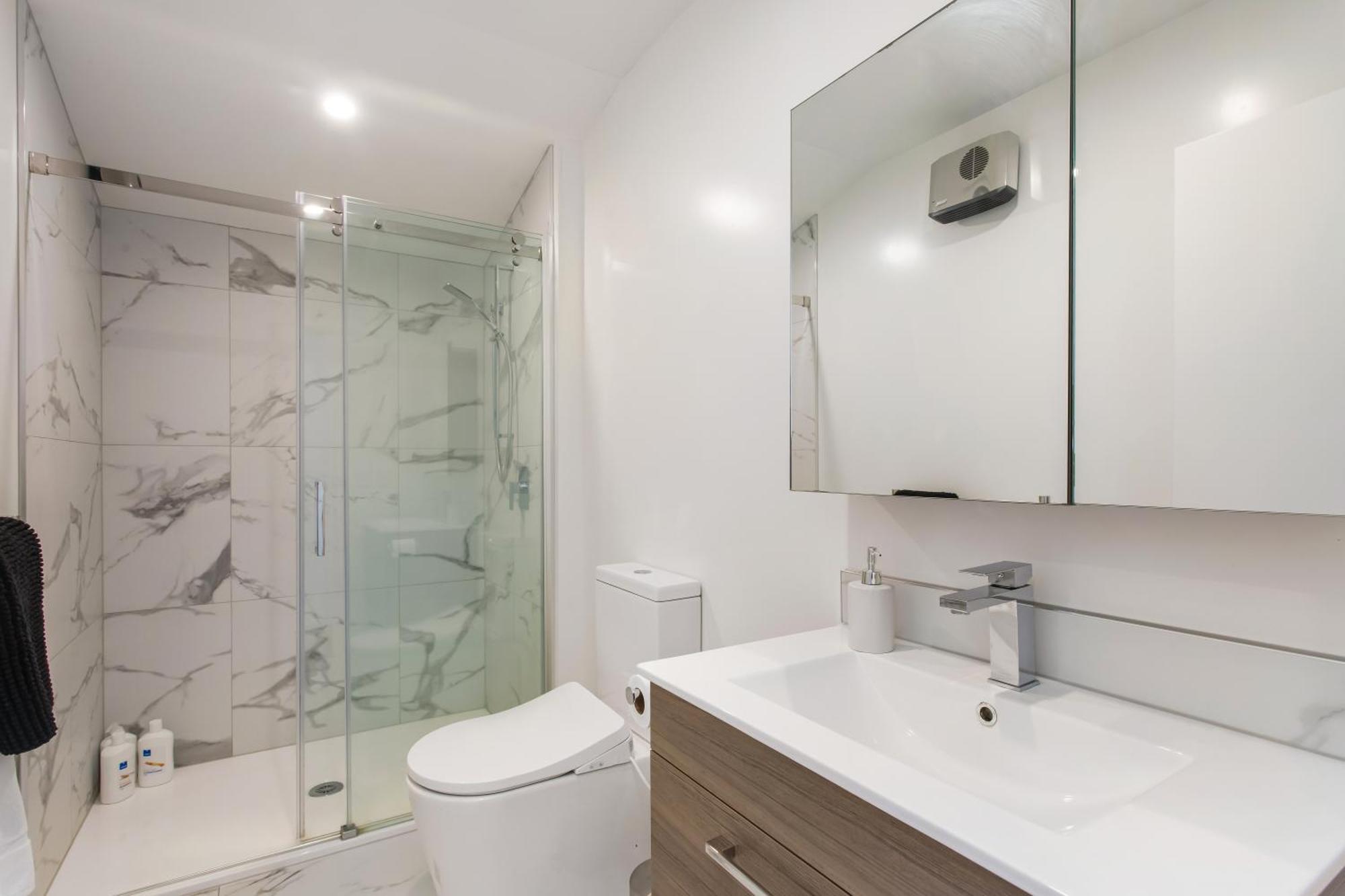 Apartment Penthouse Scenic Views-spacious 2br *