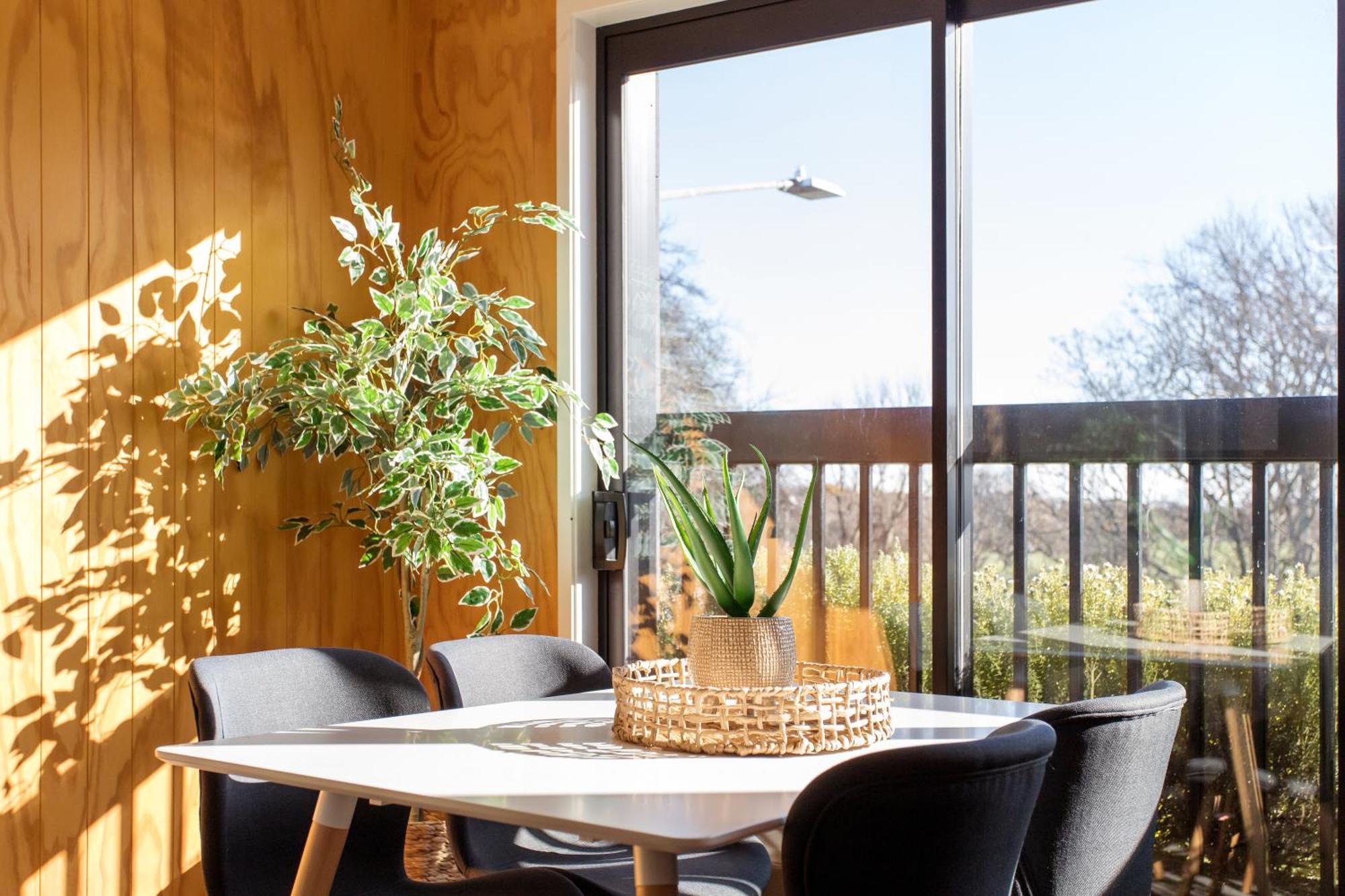 Penthouse Scenic Views-spacious 2br * Christchurch