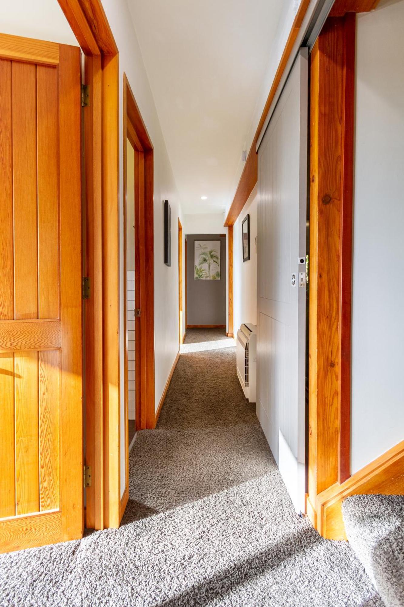 Sherwood 4-bedroom With Spectacular Views * Christchurch