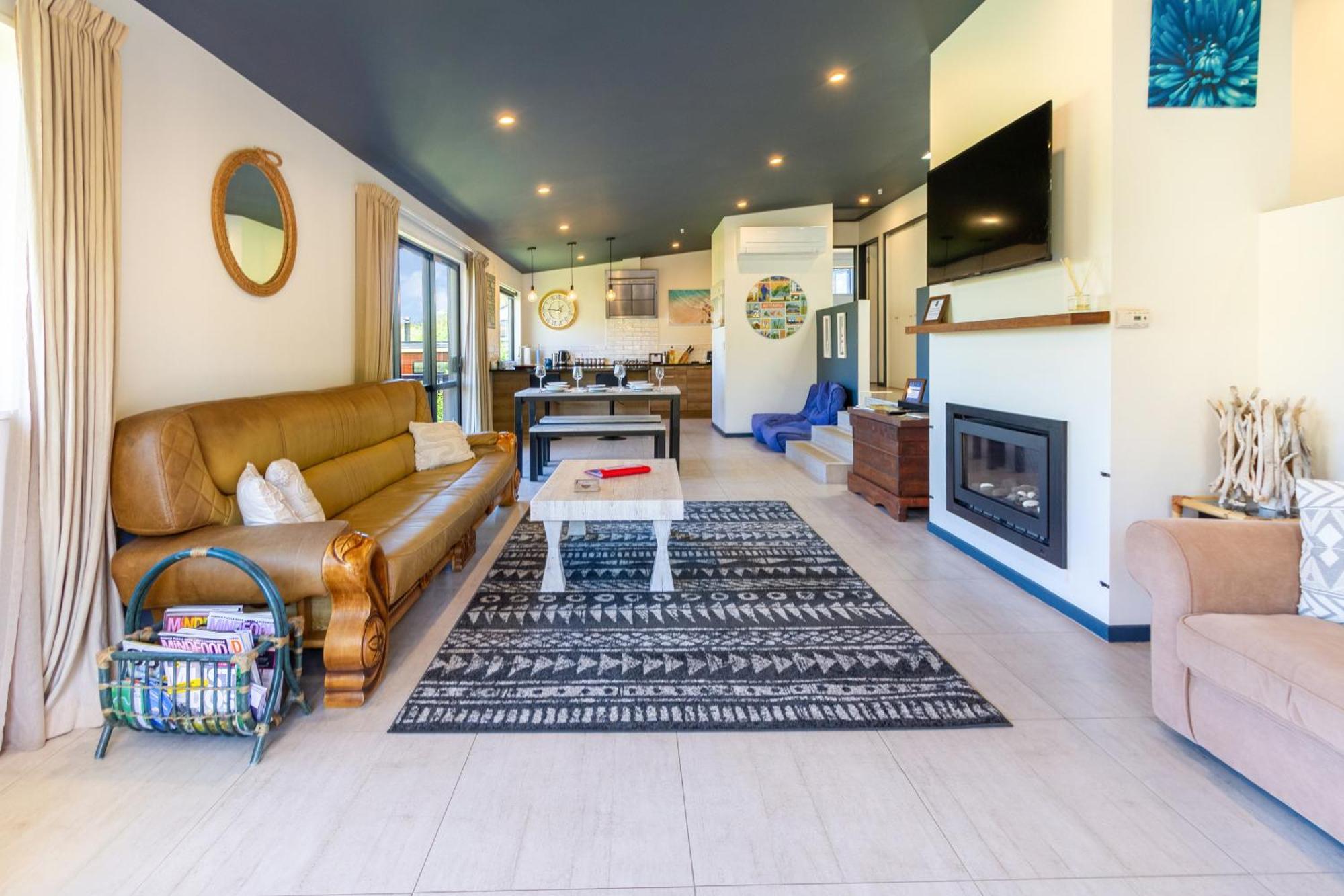 Panoramic Views From Spacious New House Holiday home