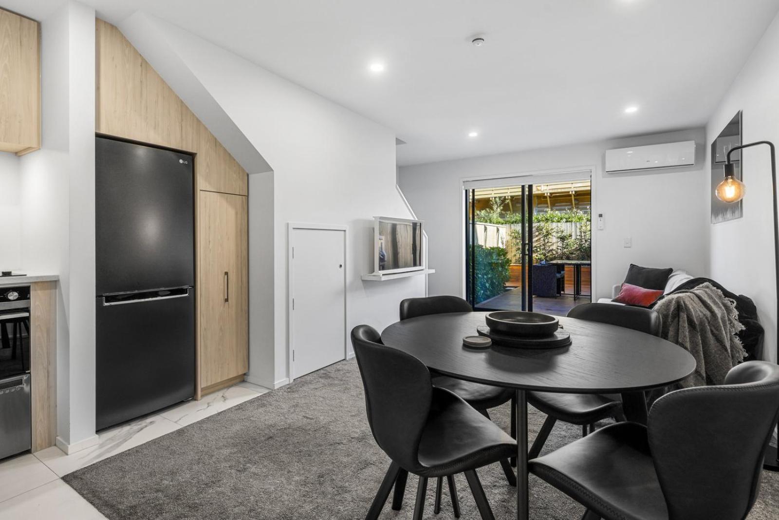 Stylish And Sleek Apartment Christchurch