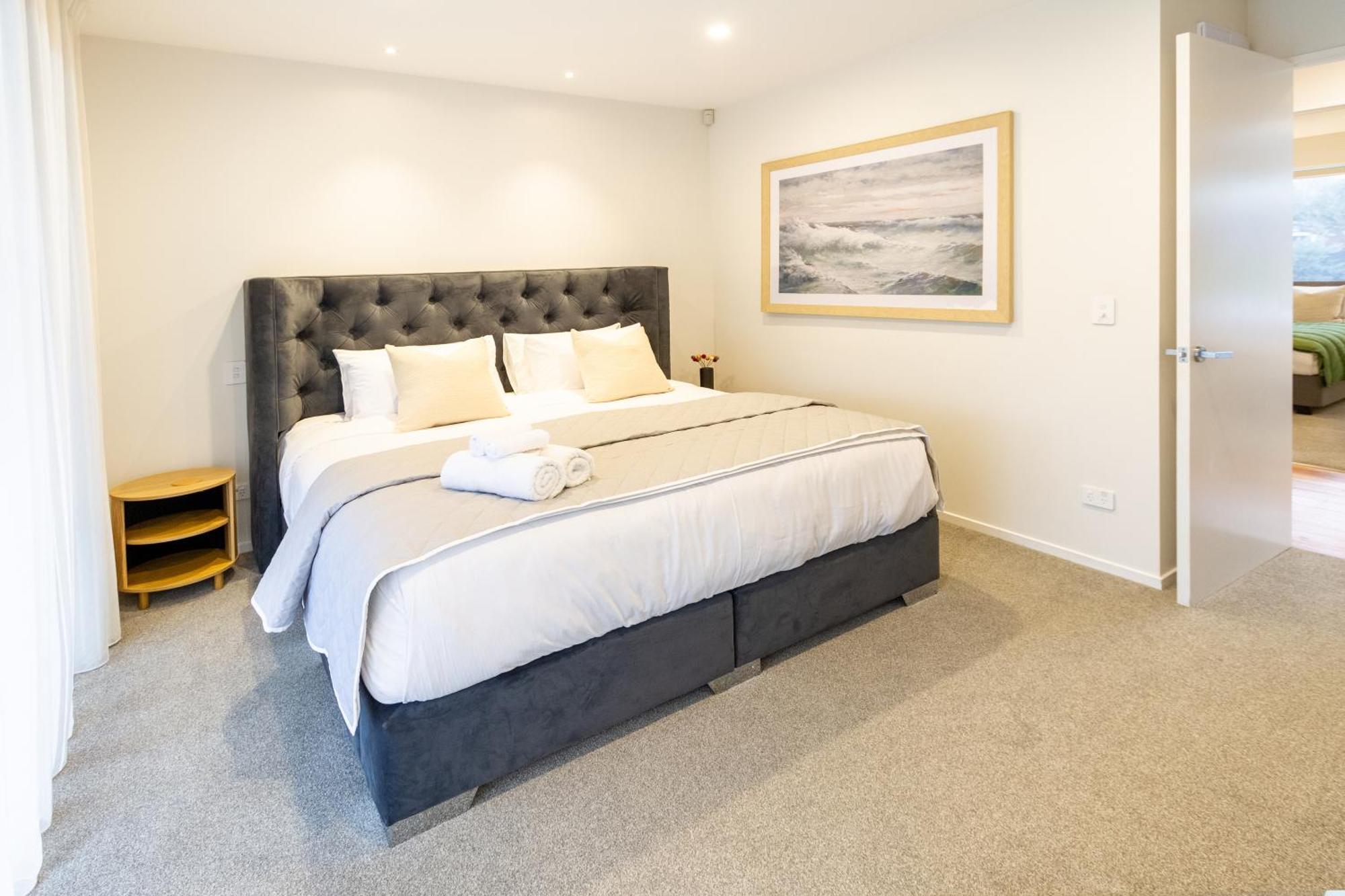 Private Family Retreat, Sleeps 8 *