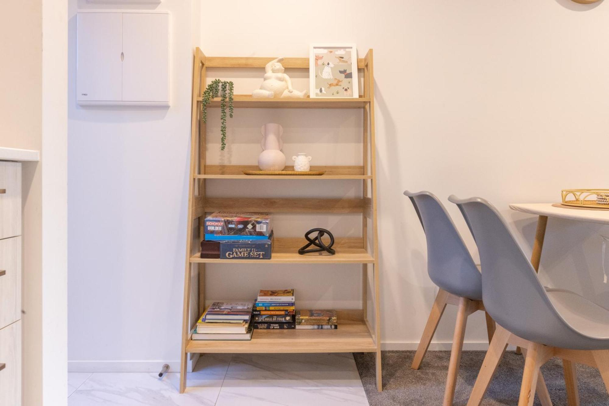 Entertaining Townhouse By Little High Eatery *