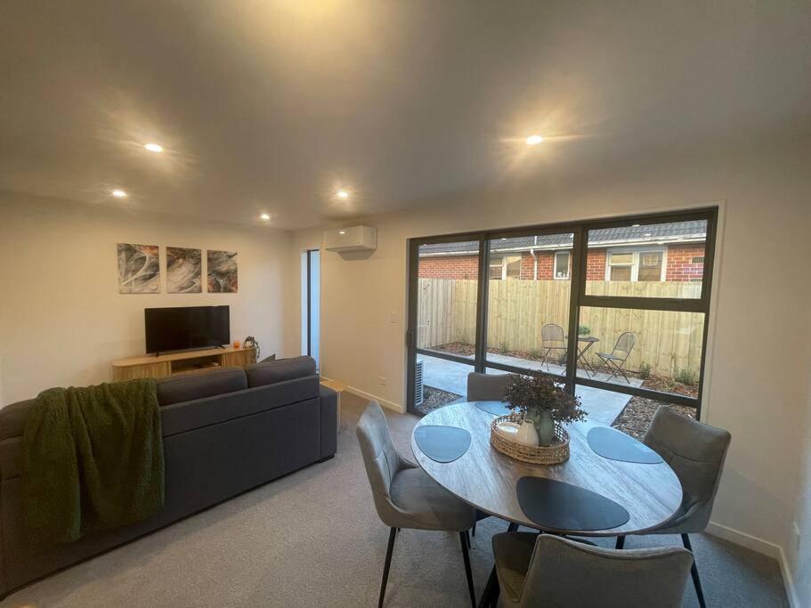 Apartment New And Serene Two Bedroom Townhouse Close To Cbd Christchurch