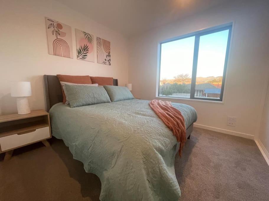 New And Serene Two Bedroom Townhouse Close To Cbd