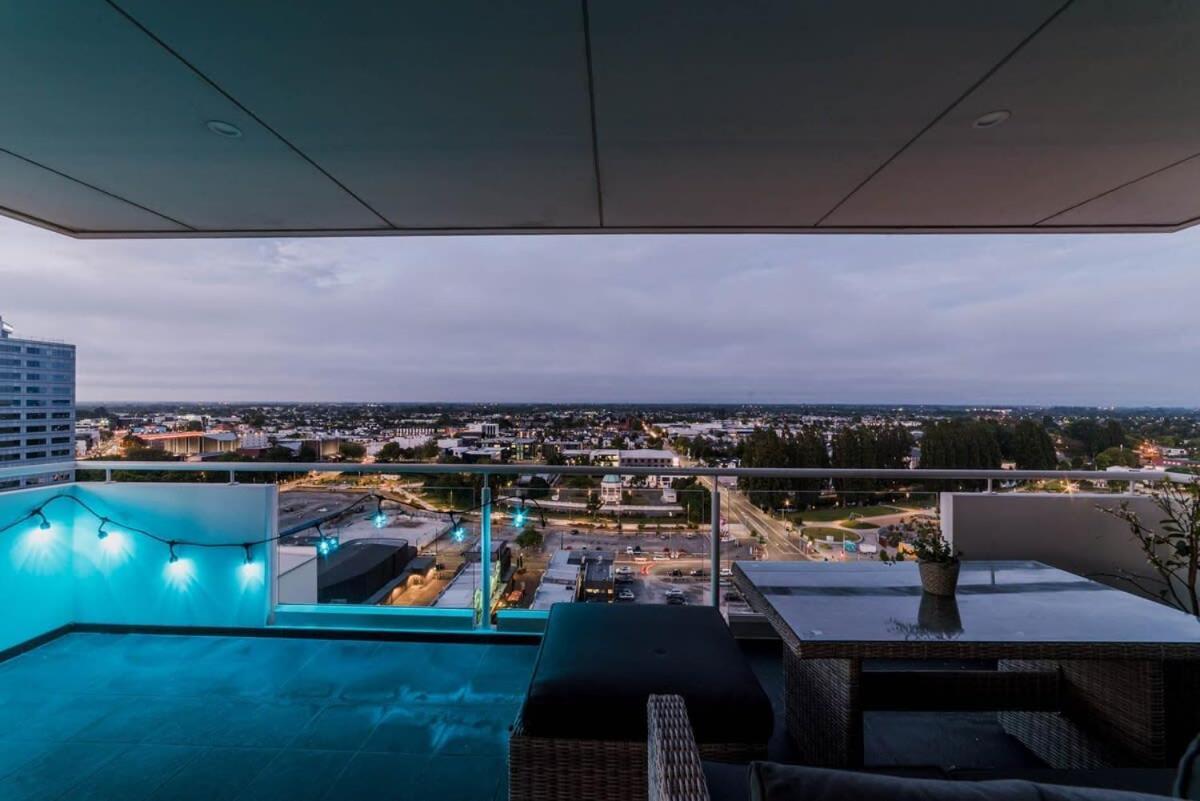Sleep Amongst The Clouds - Panoramic Views Christchurch