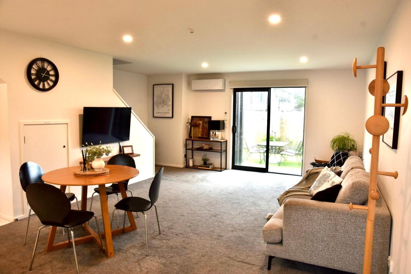 Close To Arena And One Kilometer From Railway Station Onsite Ev Car Park Apartment Christchurch