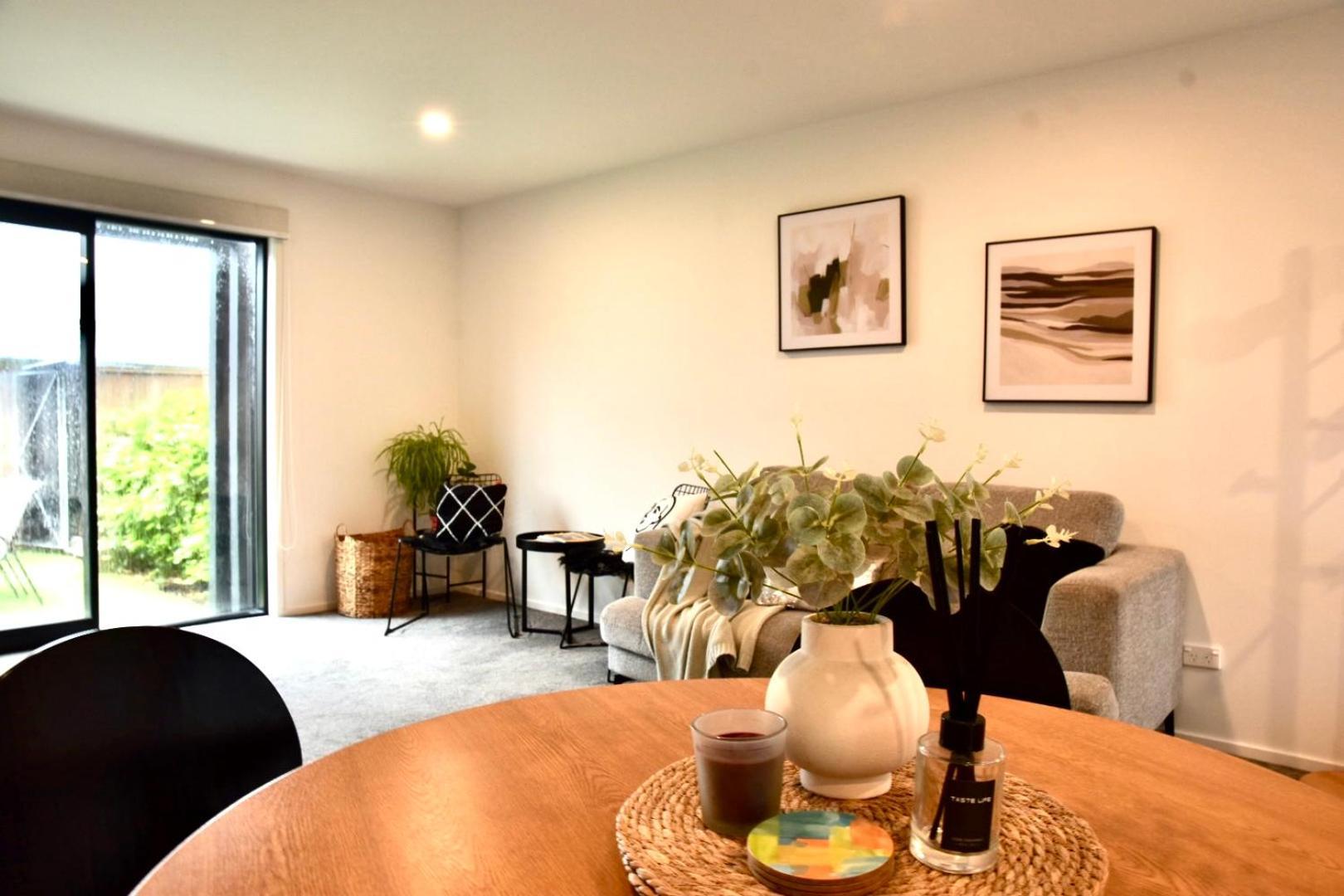 Close To Arena And One Kilometer From Railway Station Onsite Ev Car Park Christchurch