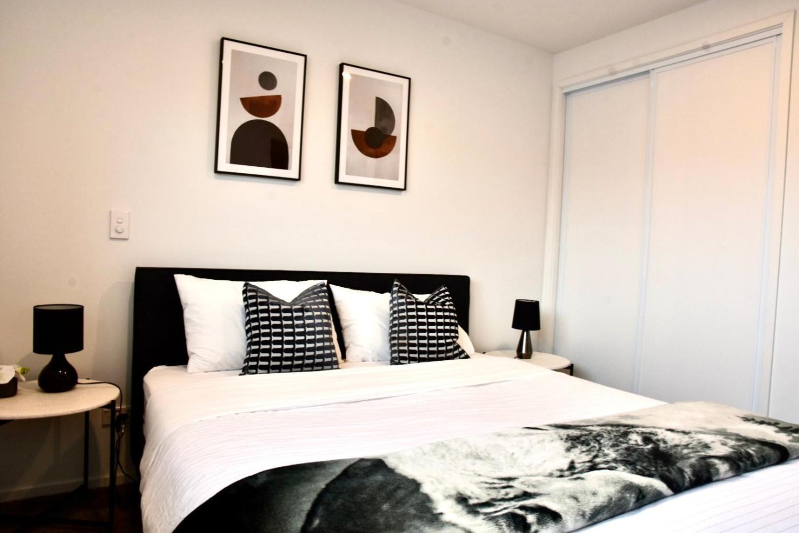 Close To Arena And One Kilometer From Railway Station Onsite Ev Car Park * Christchurch