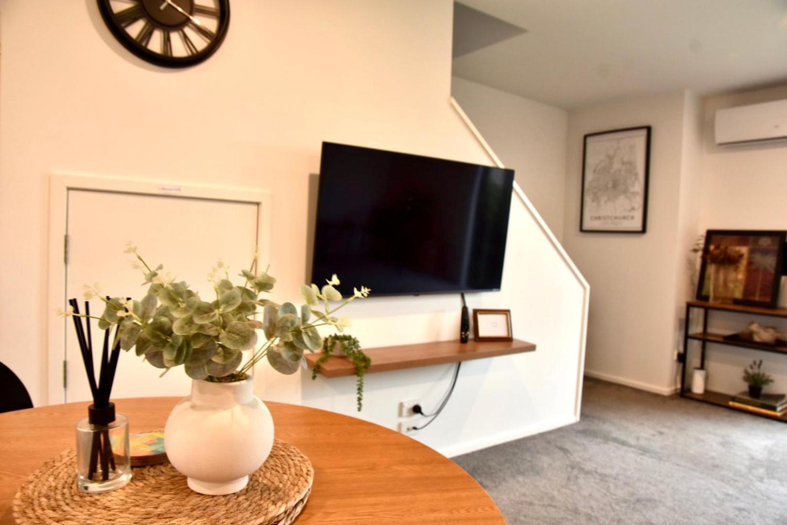 Apartment Close To Arena And One Kilometer From Railway Station Onsite Ev Car Park